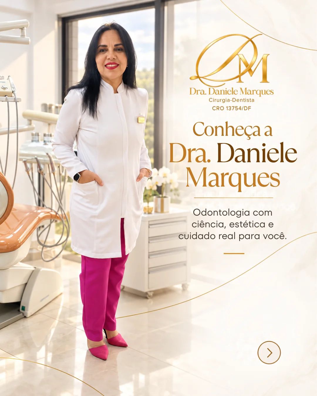 Dra. Daniele Marques no consultório